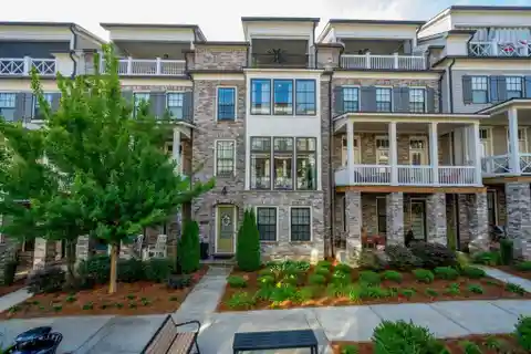 Modern Luxury in an Unbeatable Location