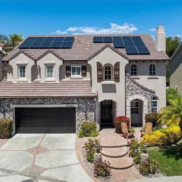 EXECUTIVE HOME ON A TRANQUIL CUL-DE-SAC