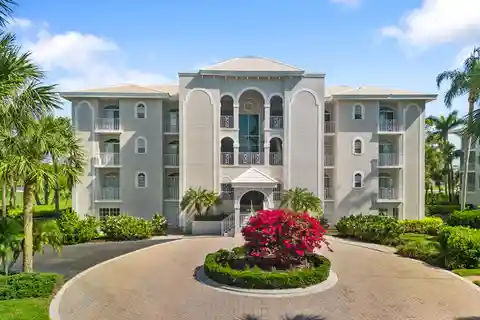 Beautifully Updated Condo