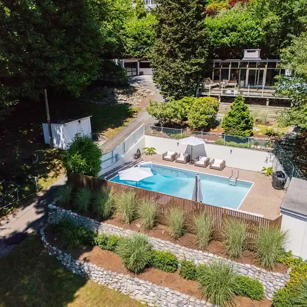 PANORAMA RIDGE PRIVACY WITH STUNNING WATER VIEWS