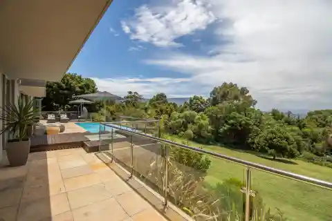 Contemporary Home with Endless Panoramic Views