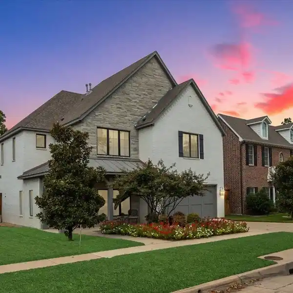 EXCEPTIONAL MONTICELLO HOME WITH GRAND OPEN DESIGN