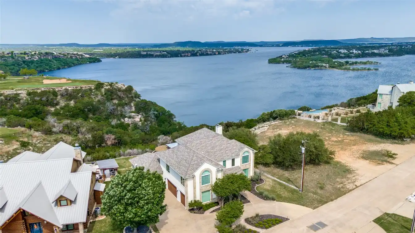 Spectacular Lakefront Luxury Home