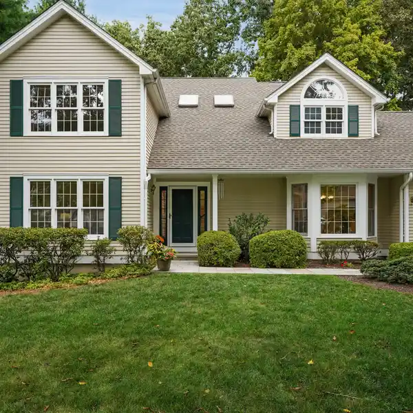 ELEGANT END-UNIT IN PRESTIGIOUS RIVERWOODS COMMUNITY