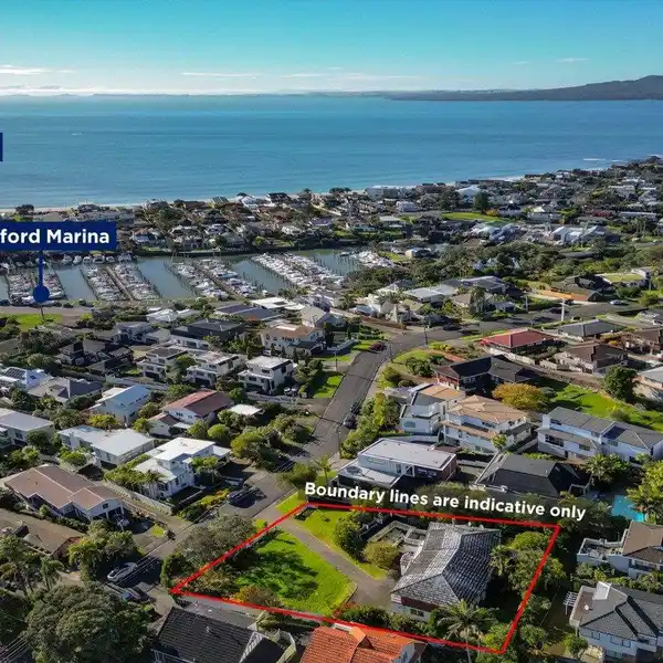 PRESTIGIOUS SEA VIEW PROPERTY IN THE HEART OF MILFORD