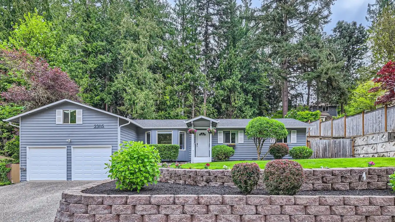 Beautifully Updated Open-plan Home