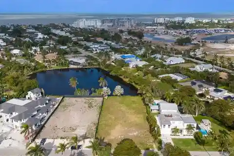 Spacious Lakefront Lot