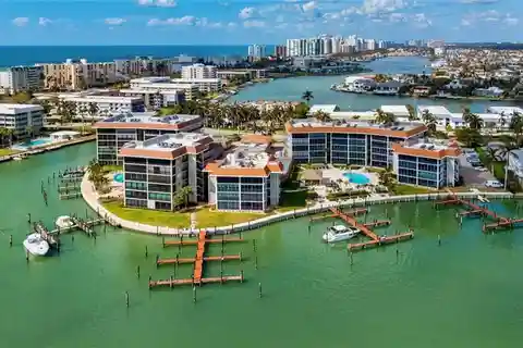 Stunning Fifth Floor Corner Residence