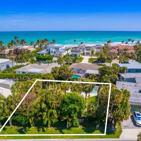 INCREDIBLE HOME OPPORTUNITY IN A PERFECT JUPITER COMMUNITY