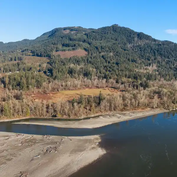 EXPANSIVE WATERFRONT ESTATE WITH GREAT POTENTIAL