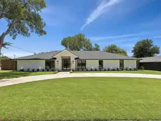 Stylish Comfort Meets Smart Functionality