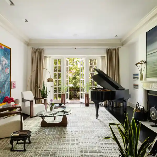 HISTORIC TOWNHOUSE IN TREADWELL FARM