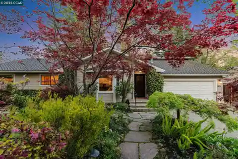 Private Oasis with Luxury Home and Guest House
