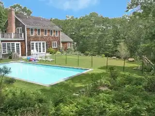 Bright and Sunny Five Bedroom Rental