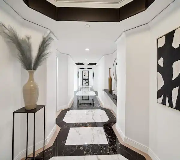 A LUXURIOUS OASIS IN CHICAGO