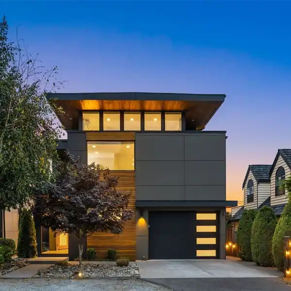 ARCHITECTURAL GEM IN THE HEART OF NORTH ADMIRAL