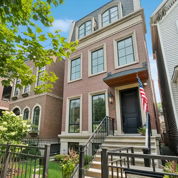 NEWER CONSTRUCTION LINCOLN PARK