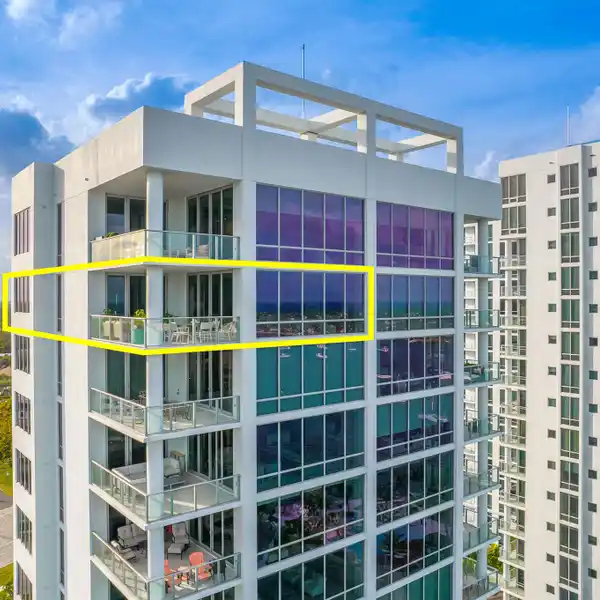 EXQUISITE RESIDENCE IN THE SKY IN THE PALM BEACHES