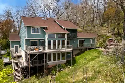 Exceptional Mountain Retreat