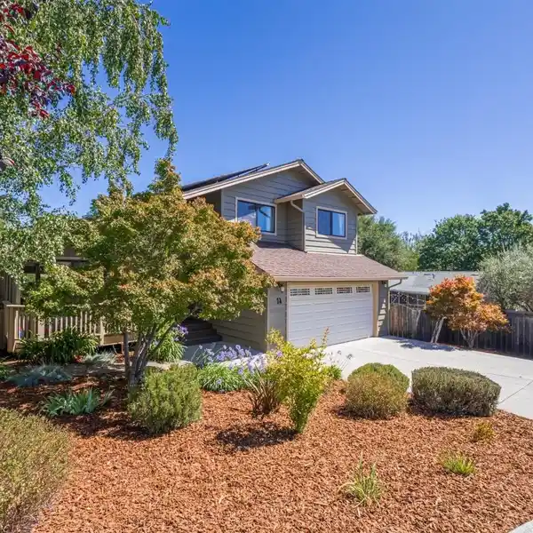 LIGHT-FILLED OPEN-PLAN HOME ON A QUIET CUL-DE-SAC