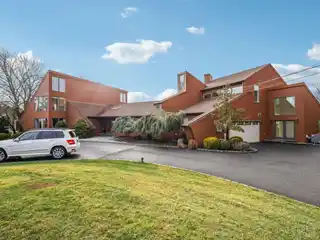 Private Luxury Living in the Moorings