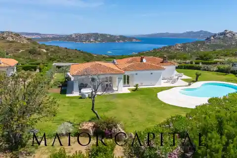 Panoramic Villa Overlooking Maddalena Archipelago