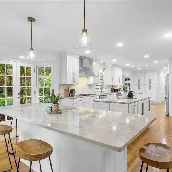 TIMELESS CHARM WITH EXCEPTIONAL OUTDOOR LIVING