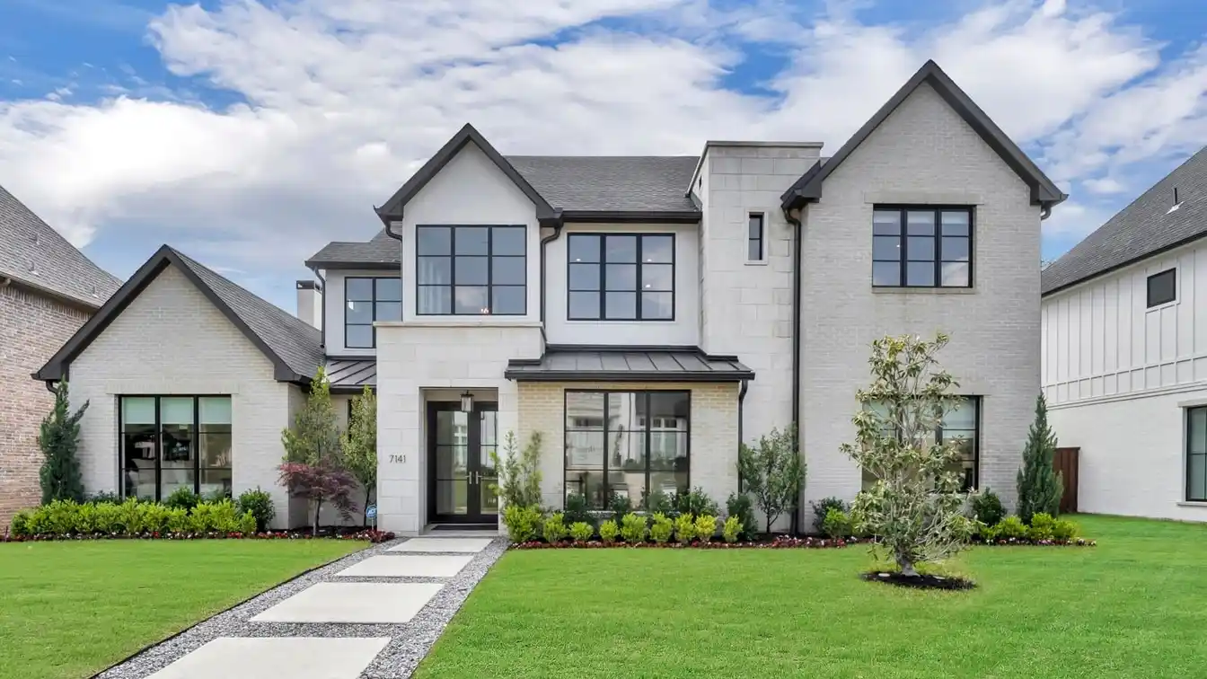 Gorgeous Home in the Heart of Lakewood