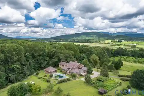 Idyllic 394-Acre Country Estate