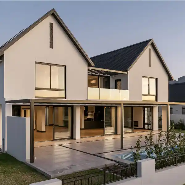 SOPHISTICATED HOME IN LA VUE
