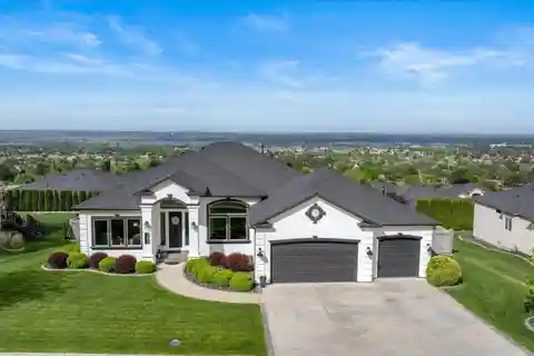 Space and Style with Panoramic Views