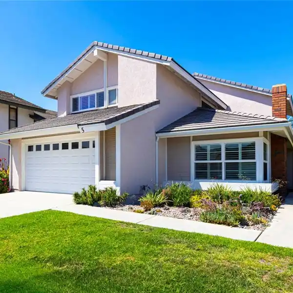 BEAUTIFULLY MAINTAINED HOME IN DESIRABLE WOODBRIDGE