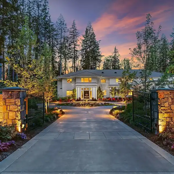 UNPARALLELED LUXURY AND PRIVACY