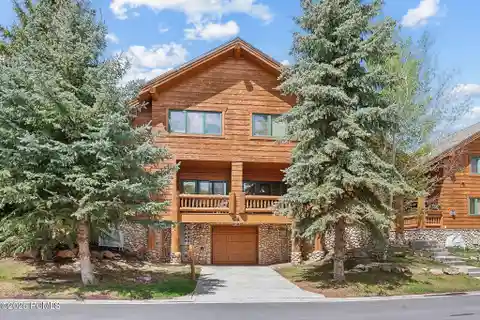 Beautifully Crafted Mountain Home