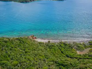 Sprawling Waterfront Oasis Property in Fortsberg