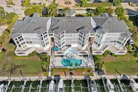 Exceptional Fourth-floor End Unit