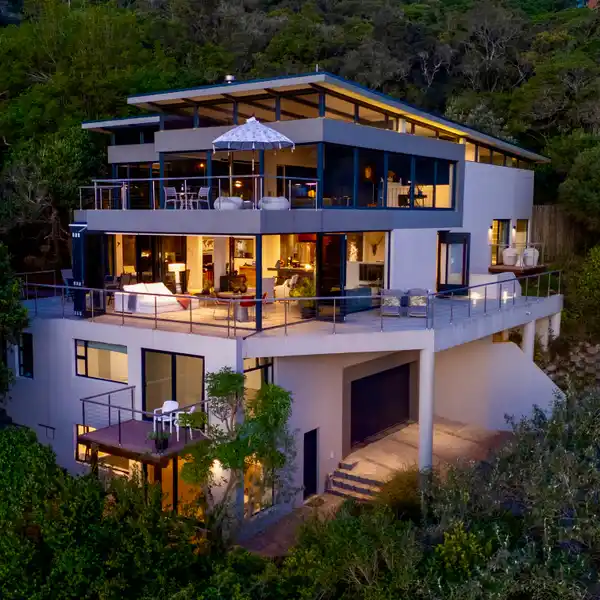 EXQUISITE HOME IN WILDERNESS - A PERFECT BLEND OF LUXURY, COMFORT, AND SUSTAINABILITY