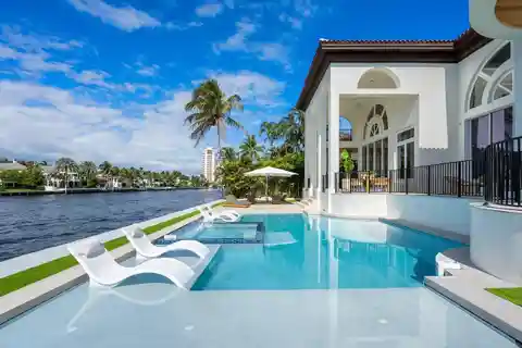 Exceptional Modern-Mediterranean Home on the Intracoastal