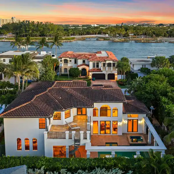 SIGNATURE ESTATE HOME ACROSS THE STREET FROM JUPITER INLET
