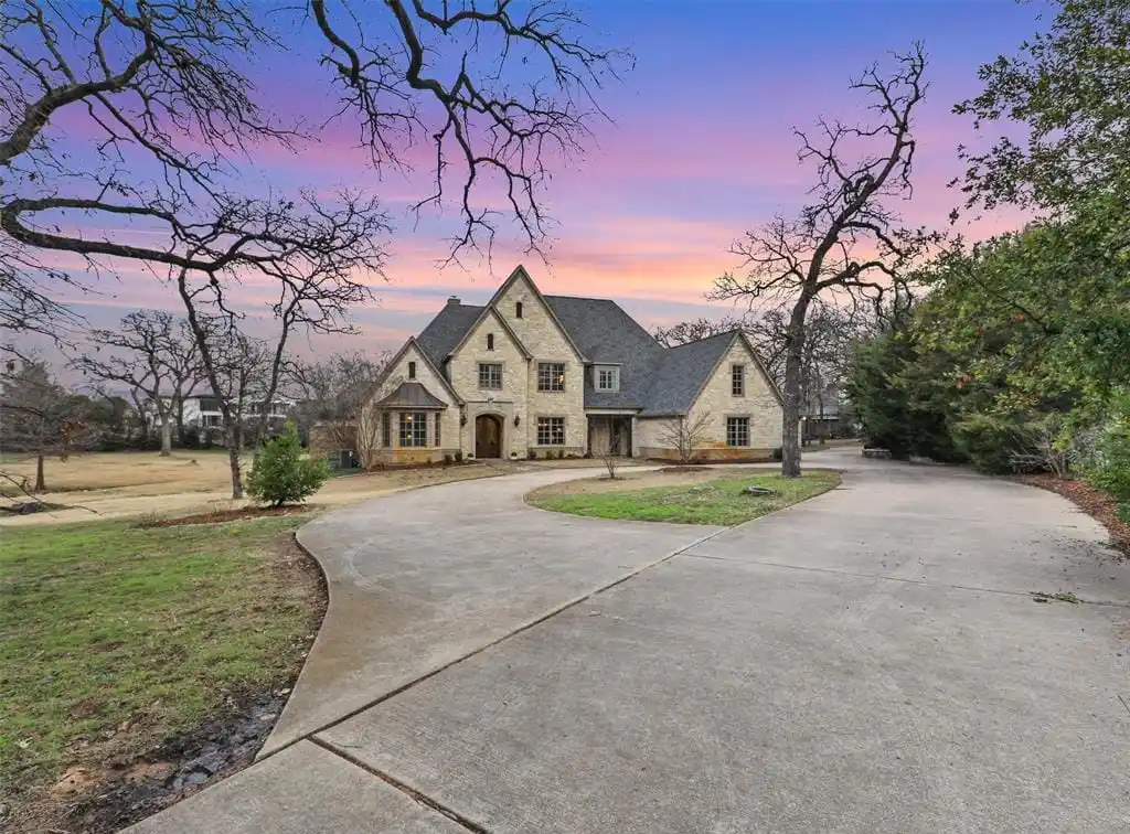 Idyllic Colleyville Estate on 2.4 Acres