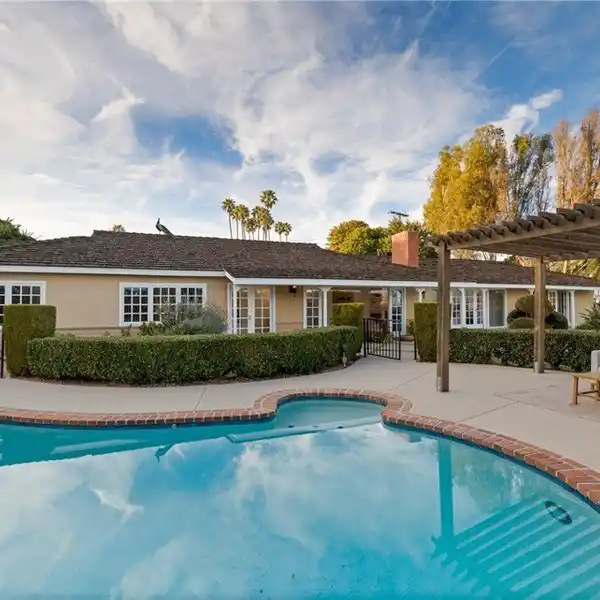 STUNNING SINGLE-LEVEL HOME IN RANCHO PALOS VERDES