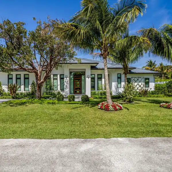 COASTAL-CONTEMPORARY DELRAY BEACH RESIDENCE