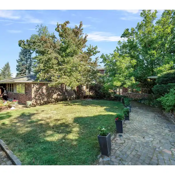BRICKHAVEN - CHARMING HOME IN THE SCENIC COLUMBIA RIVER GORGE