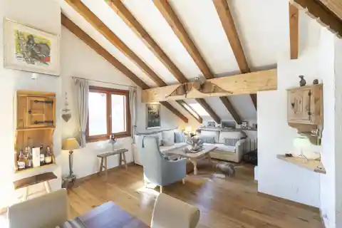 Pontresina: Modern Penthouse Maisonette with Views and Charm