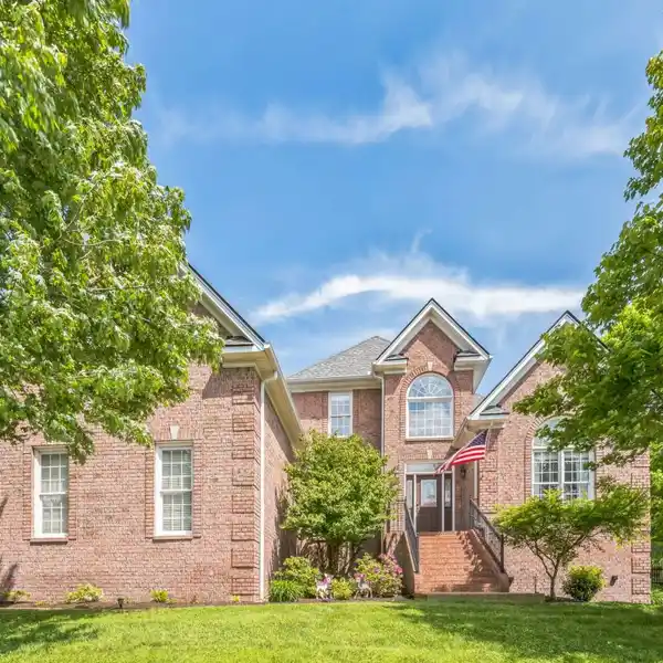 WONDERFULLY MAINTAINED AND SPACIOUS FAMILY HOME
