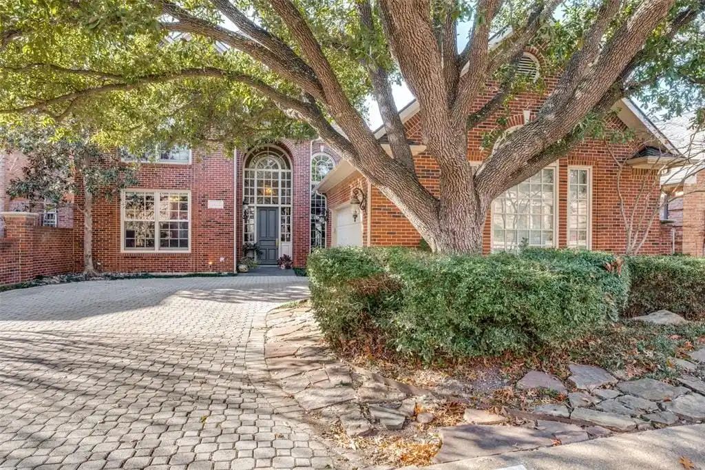 Warm Two-story Traditional Home