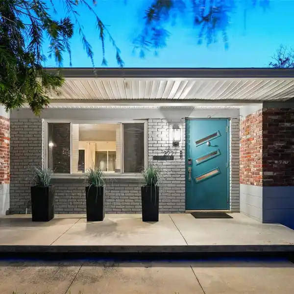 MID-CENTURY OASIS IN SOUTH TAMPA