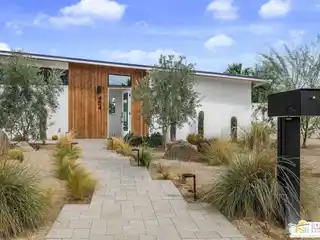 Quintessential Palm Springs Home with Mountain Views