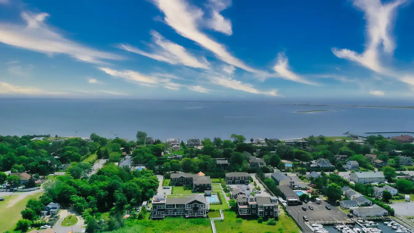 Beautiful End Unit Rental in a Newly Built Waterfront Community