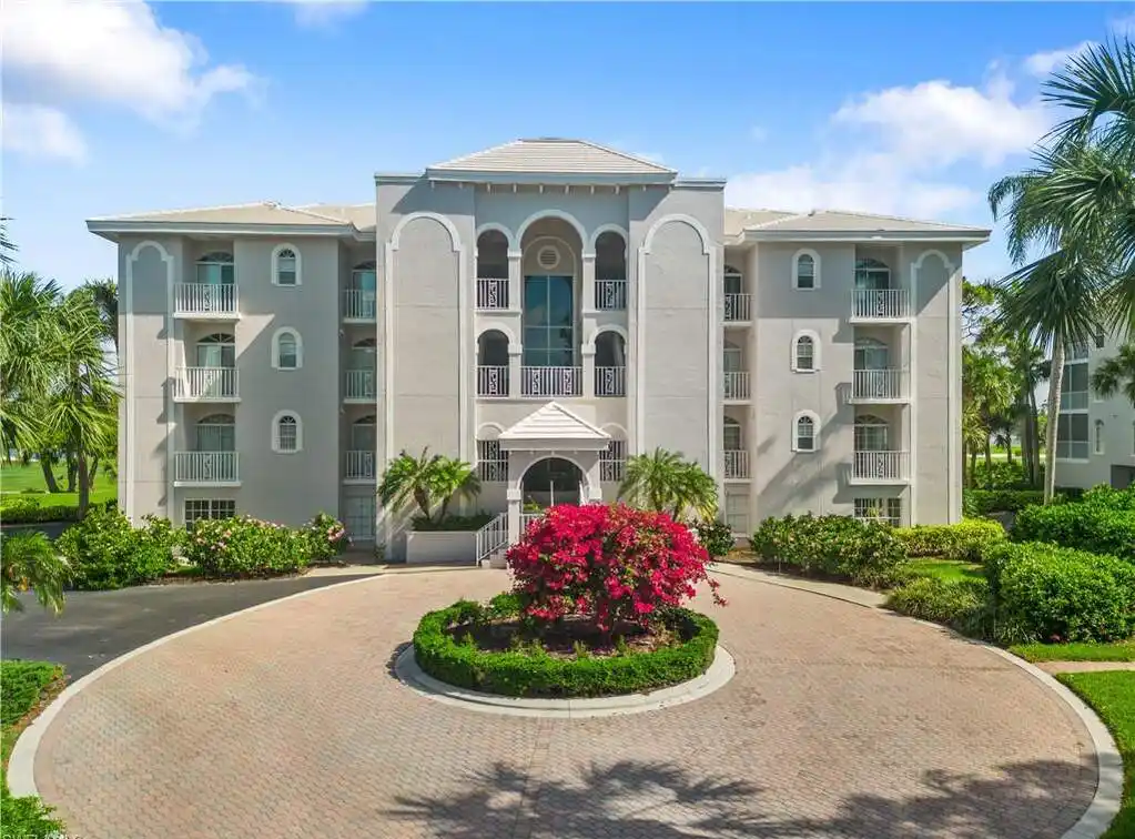 Beautifully Updated Condo